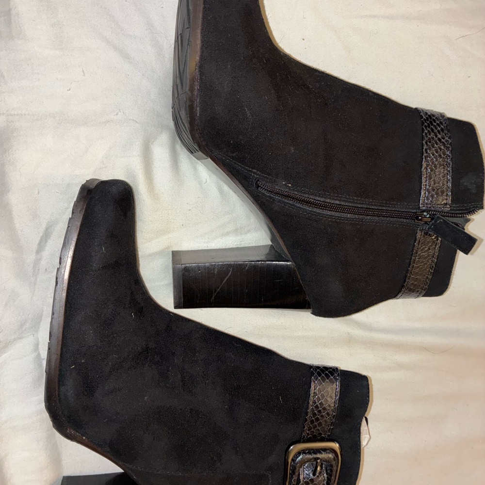 Via Spiga 8 Black Suede Leather Square Toe Ankle Booties Boots New US Size 10 - Picture 8 of 13